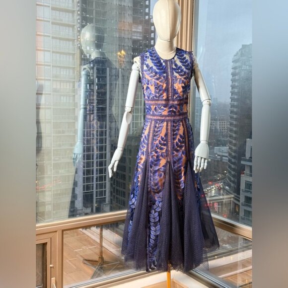 🆕 BRONX & BANCO 🧿 NWOT Saba Embroidered Mesh Midi Dress, Navy - Sz XS - US 2 - Picture 2 of 14